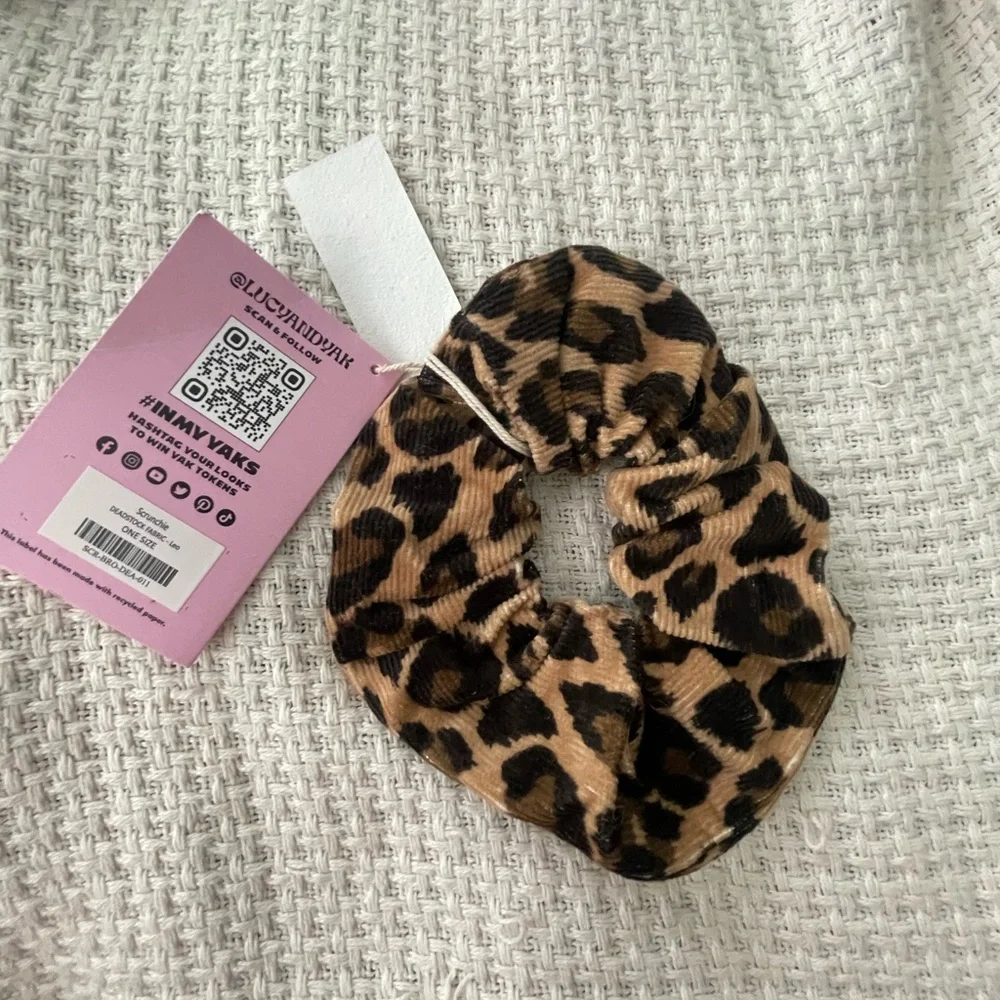 BNWT Lucy & Yak leopard jumbo scrunchie - Picture 2 of 3